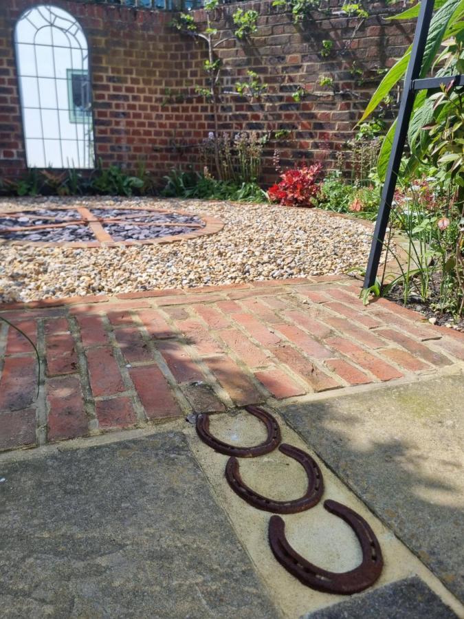 The Coach House- Stunning Detached Coastal Home, With One Car Parking Space, By Historic Deal Castle Exterior photo