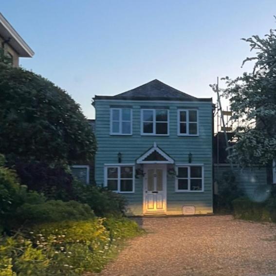 The Coach House- Stunning Detached Coastal Home, With One Car Parking Space, By Historic Deal Castle Exterior photo
